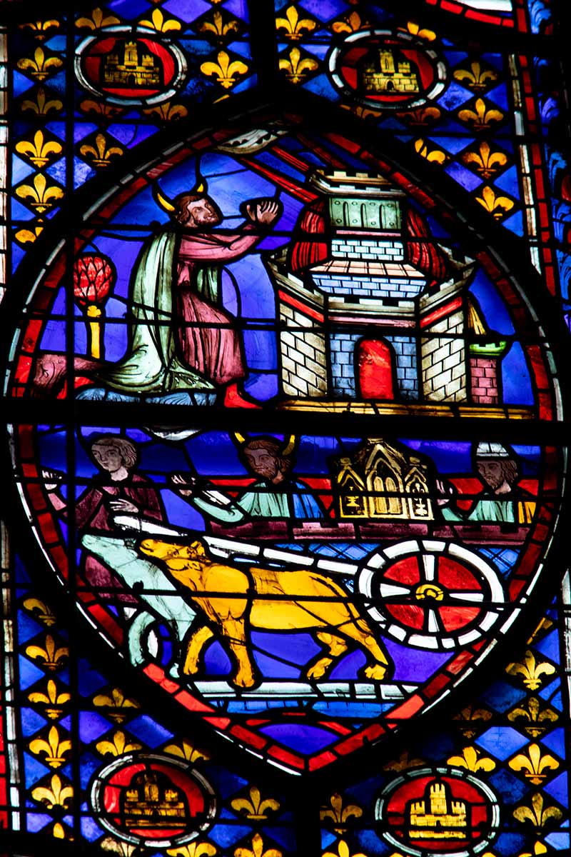 Image of stained glass window in La Sainte Chapelle Paris