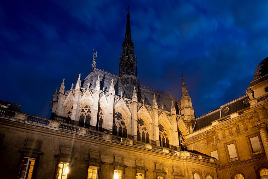 Image of La Sainte Chapelle Paris at night