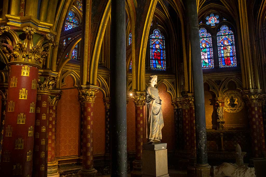 Image of the Lower Chapoel in Sainte Chapelle Paris